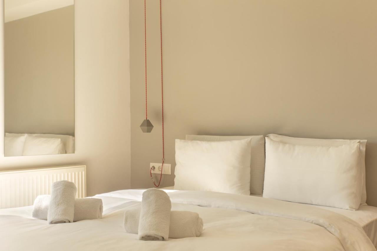 Luxury Apt With Parking-Living Stone Silver Athene Buitenkant foto