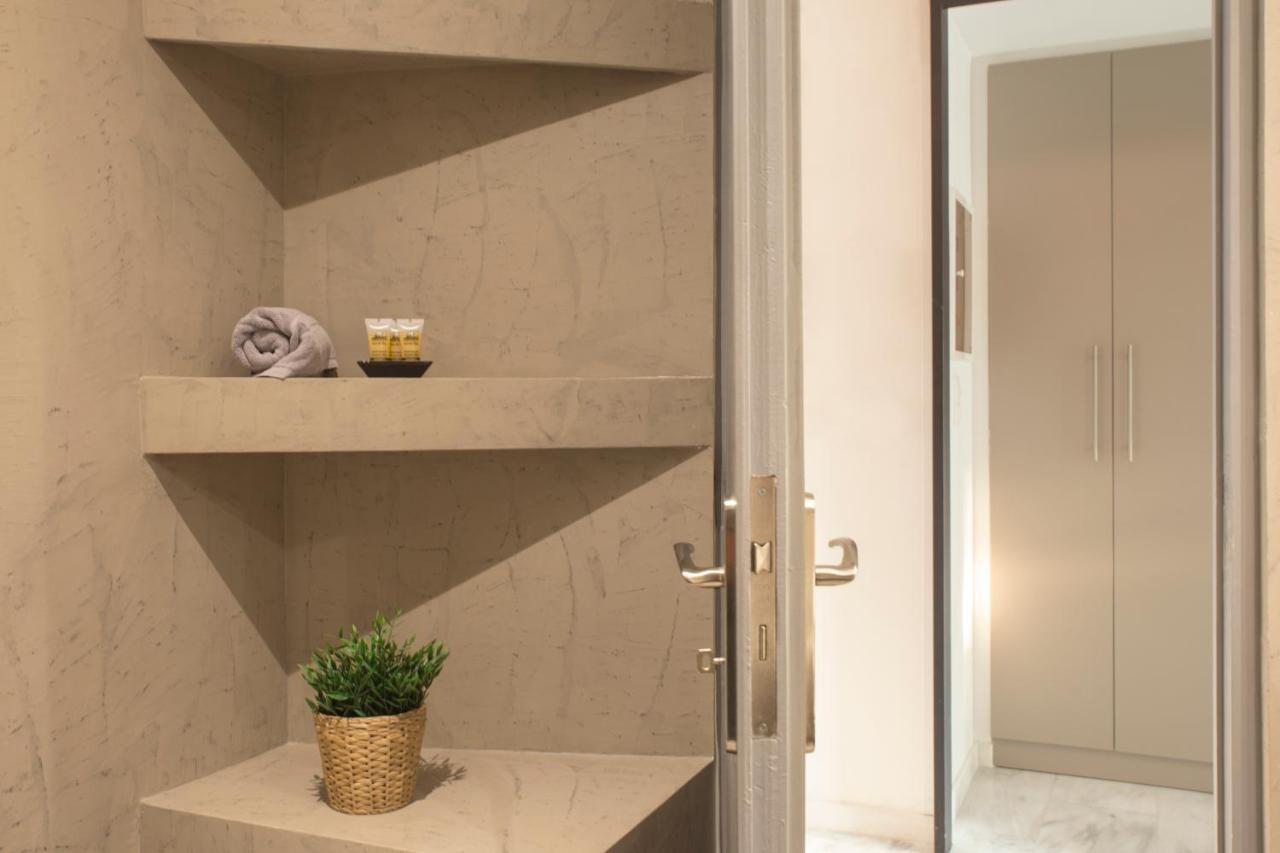 Luxury Apt With Parking-Living Stone Silver Athene Buitenkant foto
