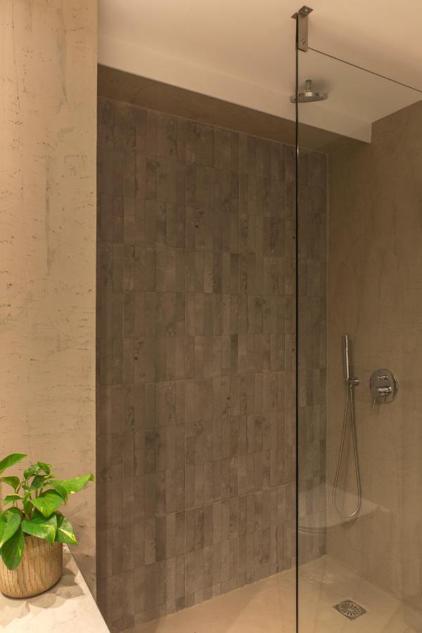 Luxury Apt With Parking-Living Stone Silver Athene Buitenkant foto